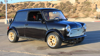 Illustration for article titled Austin Mini With Yamaha R1 Engine Swap Is One Serious Little Brit